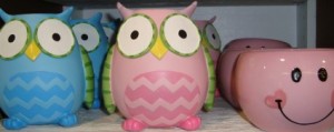 Cute owl or pink happy face containers! Pick a  price and we will fill with flowers!!