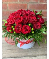 Mesh red wrap and roses box 