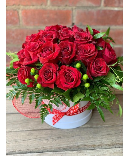 Mesh red wrap and roses box 