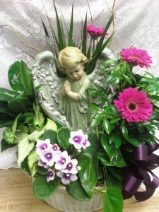 A 1 praying boy angel planter