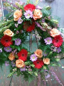D4 wreath free spirit roses & red gerbs