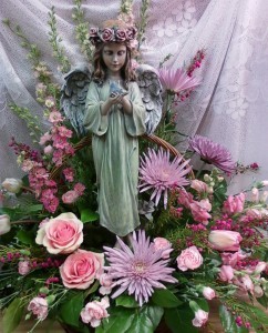 D517 angel & flowers