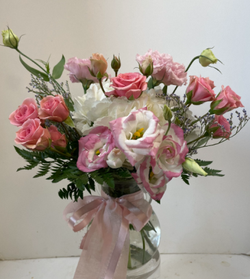 Daddy's Little Sweetheart Vase Arrangement in Northport, NY | Hengstenberg's Florist