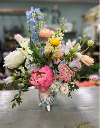 Dainty Footed Vase  in Eunice, LA | PETALS & POTS, LLC