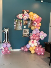 Daisey age balloon group Organic balloon swag