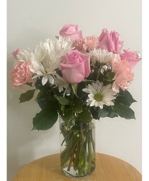 Daisies and Pink Roses bouquet Medium vase arrangement