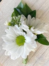 Daisy Boutonniere