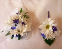 DAISY CORSAGE AND BOUTONNIERE PROM FLOWERS