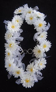Princeton Graduation Daisy Lei! in Princeton, TX | Princeton Flower and Gift Shop Princeton Graduation Daisy Lei! in Princeton, TX | Princeton Flower and Gift Shop