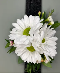 Daisy Wrist Corsage 