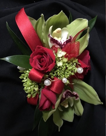 Davis Green Orchids , Roses & Pearls  in Fort Worth, TX | DAVIS FLORAL DESIGNS