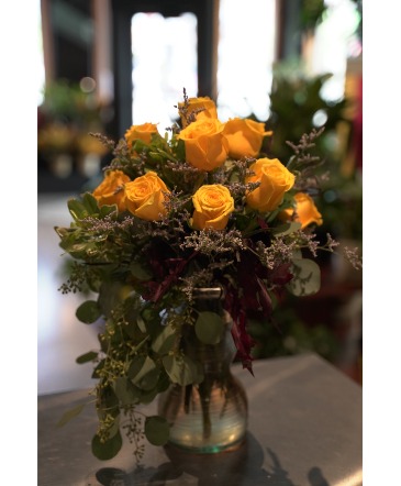 Dawn in Autumn Dozen Yellow Roses in South Milwaukee, WI | PARKWAY FLORAL INC.