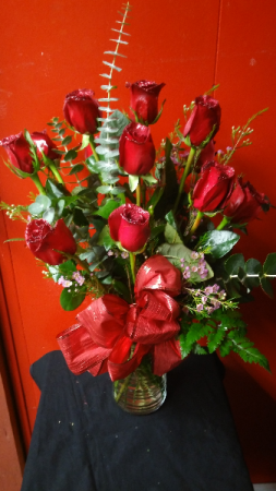 Dazzling love Glitter tipped red rose dozen