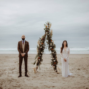 Decorated Arbor Garland in Tillamook, OR | ANDERSON FLORIST Decorated Arbor Garland in Tillamook, OR | ANDERSON FLORIST