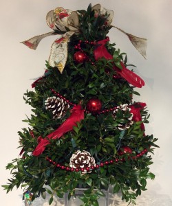 Decorated Boxwood Tree ( Red Cardinal) 