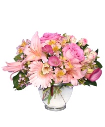 DELICATE AFFECTION Pink Floral Vase