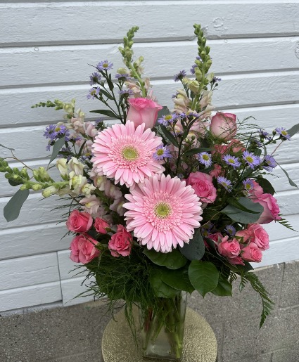 Delicate & Gentle Fresh Arrangement
