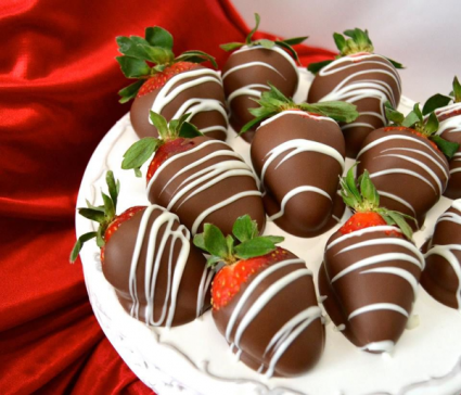 DELICIOUS CHOCOLATE COVERED STRAWBERIES STRAWBERRIES