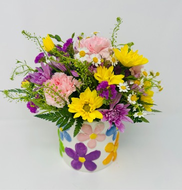 Delightful Dasies Mixed Arrangment in Greenfield, IA | COLORS FLORAL & HOME DECORATING Delightful Dasies Mixed Arrangment in Greenfield, IA | COLORS FLORAL & HOME DECORATING