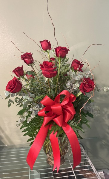 Deluxe Dozen Rose Vase  in Tannersville, PA | Imaginations Florals & More by Ally