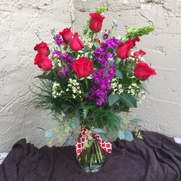 DELUXE Dozen Roses