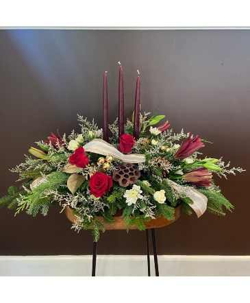 Deluxe Oval Christmas Centerpiece (Special #1)  in Hellertown, PA | PONDELEK'S FLORIST