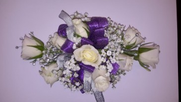 Deluxe Rose Wrist Corsage