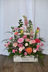 Des Valentine's Fleurs in a Box Fresh Cut Florals