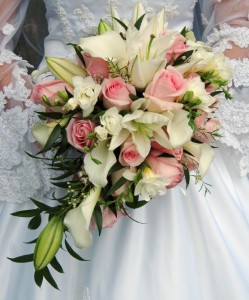 fresh flower arrangements for weddings