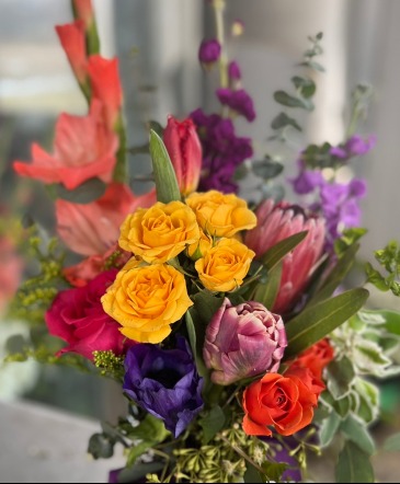 Weekly Bouquet Subscription Designer's Choice in Cross Plains, WI | The Cosmic Gardens