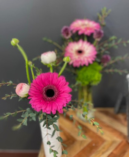 Designers Choice- Cheerful Flowers in Budvase 