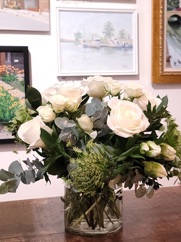 Designer's Choice Green and White in Cambridge, ON | RIVERSIDE FLORIST