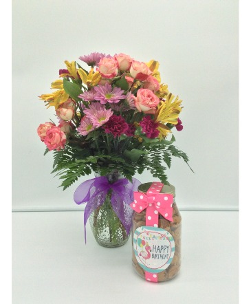 Designers Choice Vase & Cookies in Culpeper, VA | ENDLESS CREATIONS FLOWERS AND GIFTS Designers Choice Vase & Cookies in Culpeper, VA | ENDLESS CREATIONS FLOWERS AND GIFTS