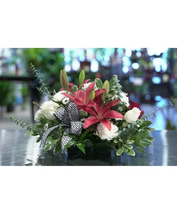 Dinner For Two Centerpiece in South Milwaukee, WI | PARKWAY FLORAL INC.