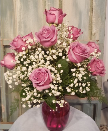 Dozen Lavendar Roses Roses and Babies Breathe in a Vase in New Kent, VA | Flower Forté