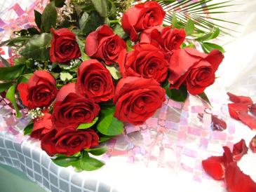 DOZEN LONG STEMMED PREMIUM ROSES Wrapped Bouquet in Parksville, BC | BLOSSOMS 'N SUCH