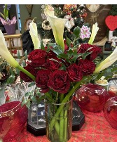 DOZEN PREMIUM RED HEARTS ROSE BOUQUET TALL ROSE BOUQUET WITH CALA LILLIES