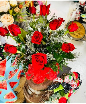 Dozen red rose arrangement Rose