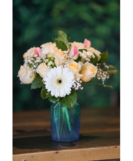 Dozen Rose Spring Bouquet 