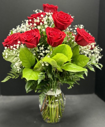 Dozen Rose Vase in Kettering, OH | FLOWERAMA Dozen Rose Vase in Kettering, OH | FLOWERAMA