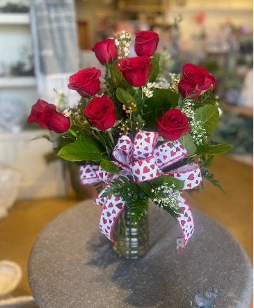 Dozen Roses  in Delphos, OH | Ivy Hutch Flowers and Gifts