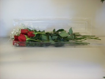 DOZEN ROSES IN A BOX