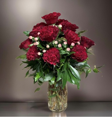 "The Classic" - Dozen Roses Vase Arrangement in Invermere, BC | INSPIRE FLORAL BOUTIQUE "The Classic" - Dozen Roses Vase Arrangement in Invermere, BC | INSPIRE FLORAL BOUTIQUE