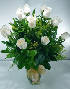 Dozen Snow White Roses (classic)