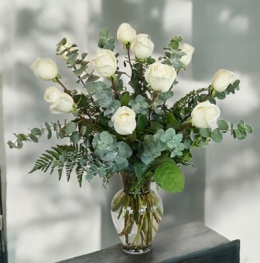 Dozen White Roses in Chehalis, WA | BENNY'S FLORIST & GREENHOUSE Dozen White Roses in Chehalis, WA | BENNY'S FLORIST & GREENHOUSE