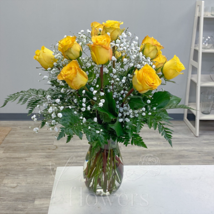Dozen Yellow Roses Vase Arrangement