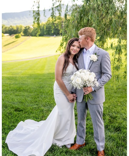 Dreaming of white  Wedding bouquet 