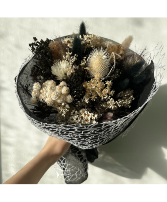 Dried Floral Bouquet - Blacks 