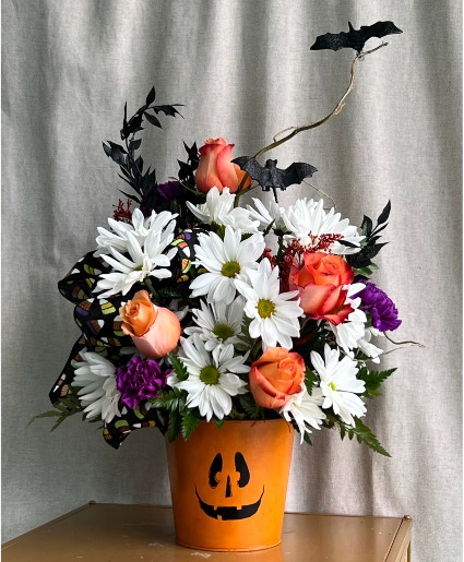 DRIVING ME BATTY HALLOWEEN FLOWER ARRANGEMENT