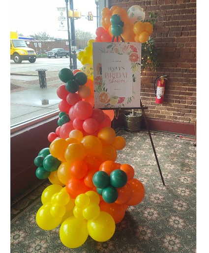 Easel With Garland Balloon Decor